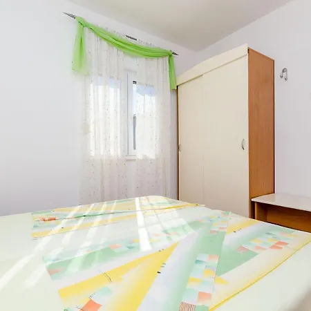 Palm Tree Apartment